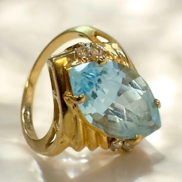 Clyde Duneier 14K Gold Blue Topaz & Diamonds Ring (6) - Picture 1 of 12